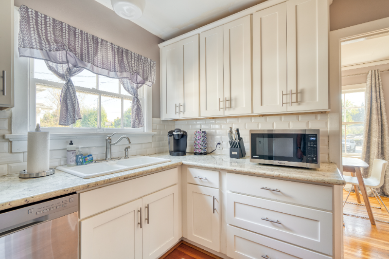 3565 Ne Broadway St - Photo 4 of 17