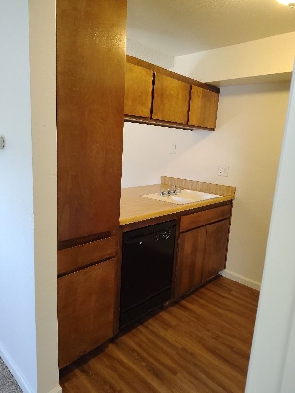 2401-2 Christmas Tree Ln Bakersfield Ca - Photo 3 of 13