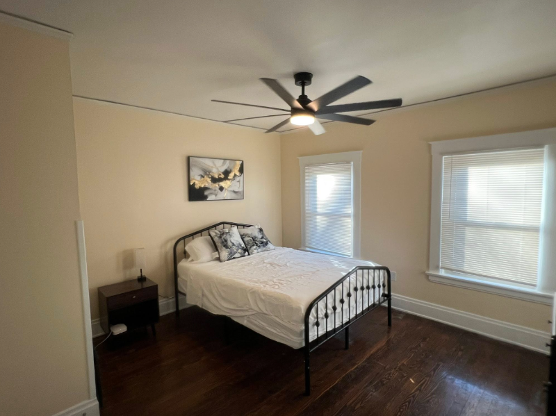 2121 Burnet Ave - Photo 7 of 15