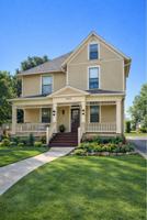 featured image of 1112 E Walnut St #1