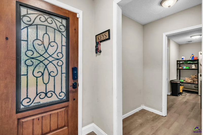 211 Crakston Ct - Photo 3 of 8