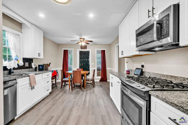 211 Crakston Ct - Photo 5 of 8