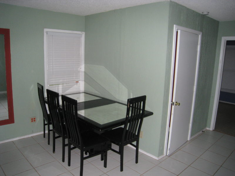 1112 W 4th St - Photo 6 of 15