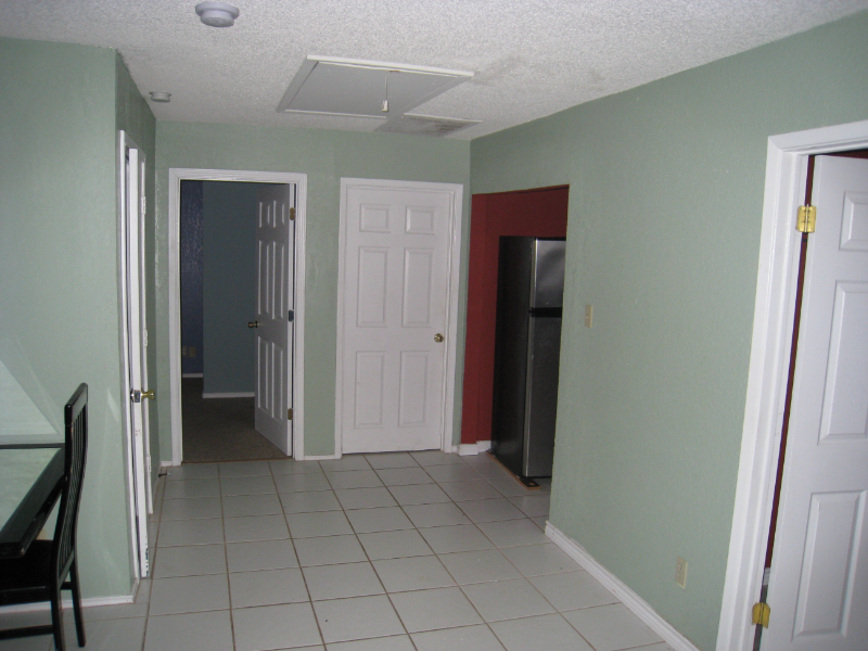 1112 W 4th St - Photo 7 of 15