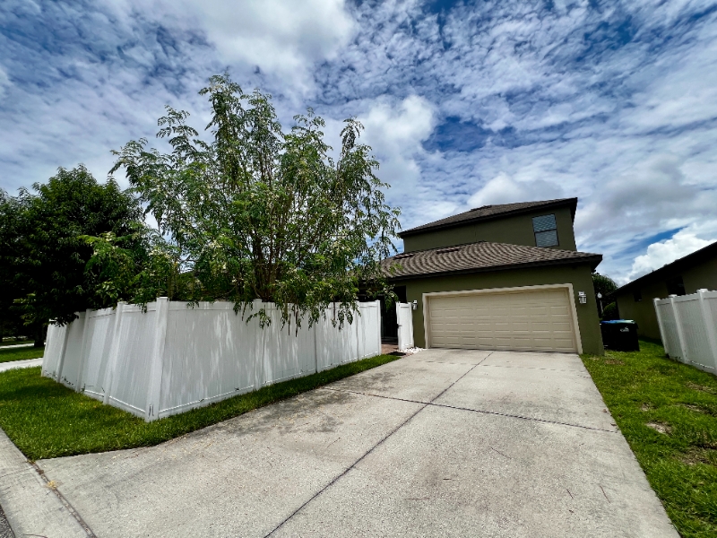 13318 Longacre Dr - Photo 2 of 18