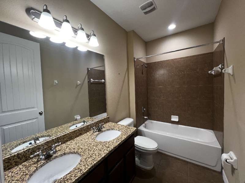 13318 Longacre Dr - Photo 3 of 18