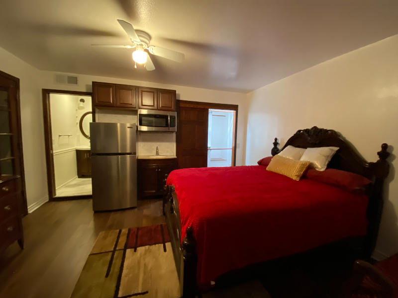 214 Sheridan Ave - Photo 2 of 8