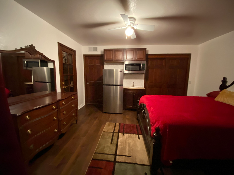 214 Sheridan Ave - Photo 3 of 8