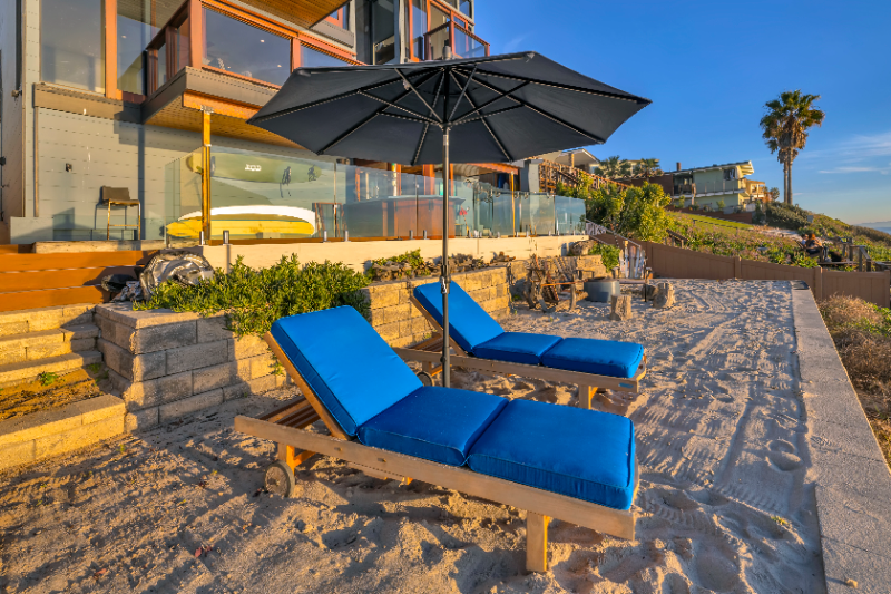 6186 Neptune Ave - Photo 2 of 20