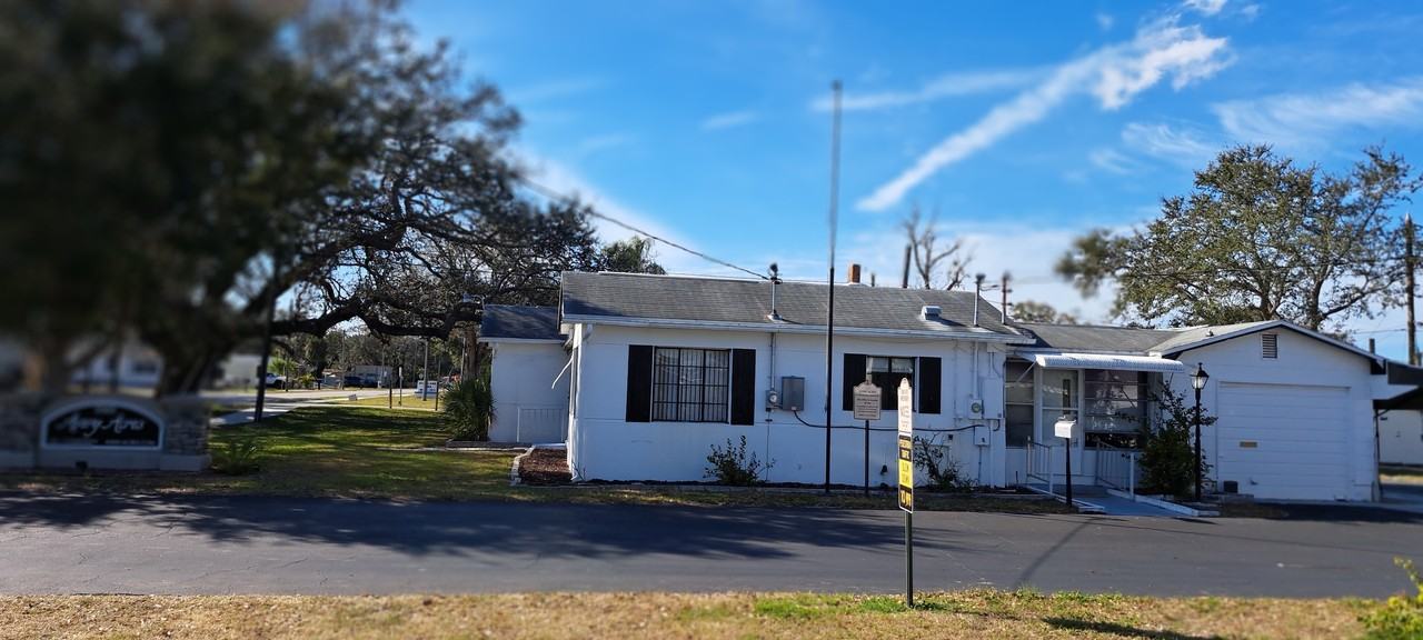 3565 58th Avenue North - Photo 4 of 20