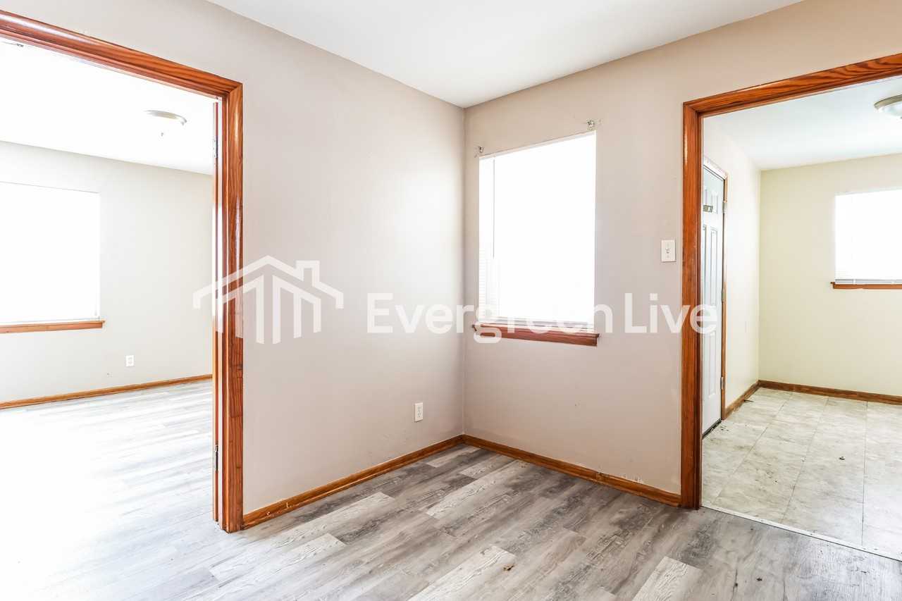 408 E Trickey Ln - Photo 5 of 15