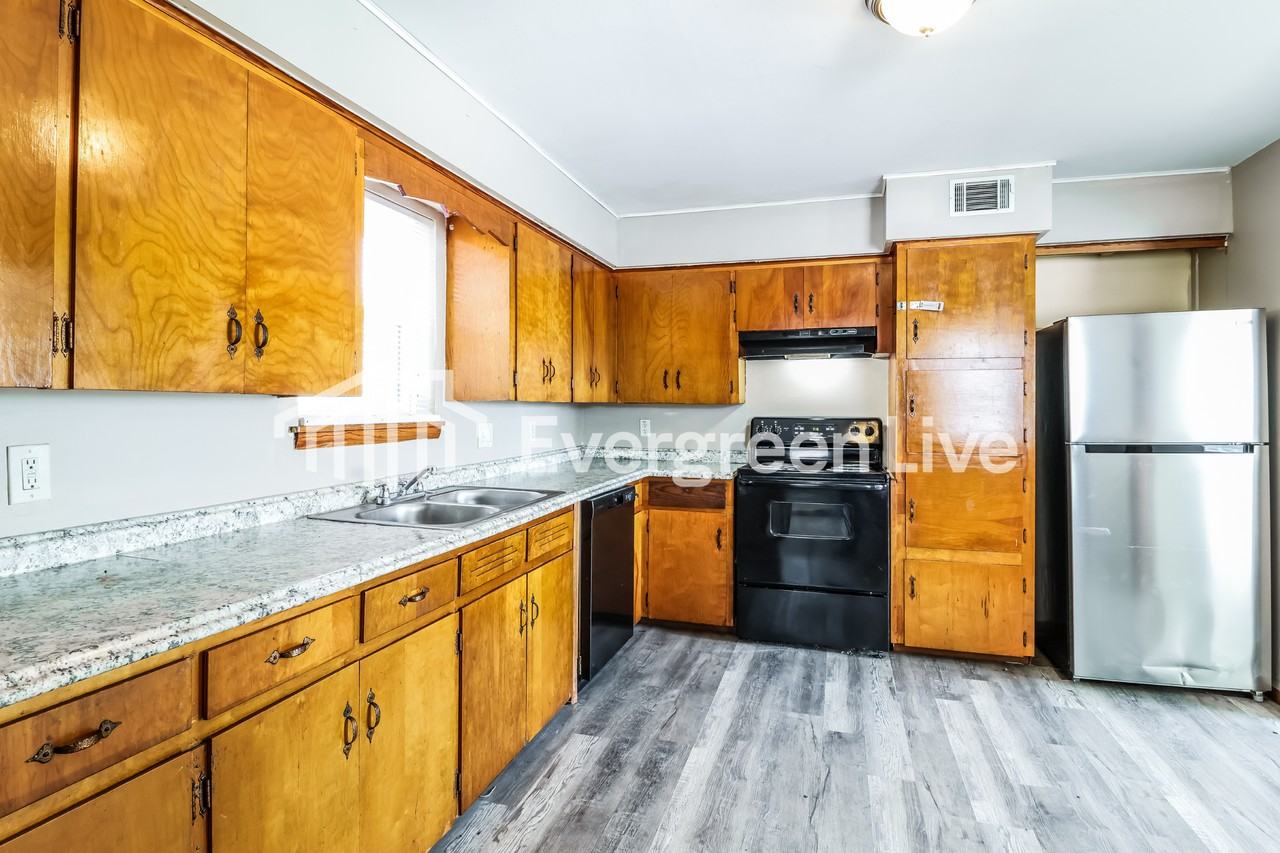 408 E Trickey Ln - Photo 6 of 15