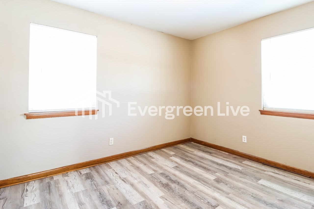 408 E Trickey Ln - Photo 7 of 12