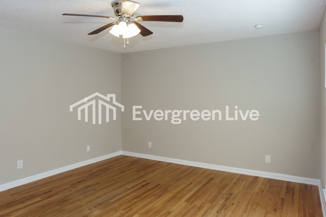 507 Eastbrook Cir Nw - Photo 3 of 15