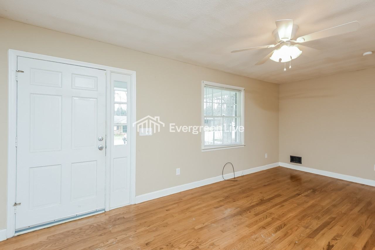 805 Seton Rd - Photo 2 of 8