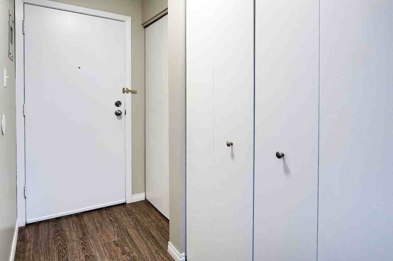 34 on 6th High River - Photo 5 of 21