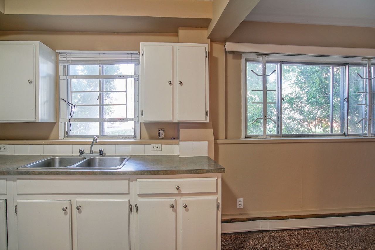 **LOWER MOUNT ROYAL**1726 on 11th Calgary - Photo 4 of 19