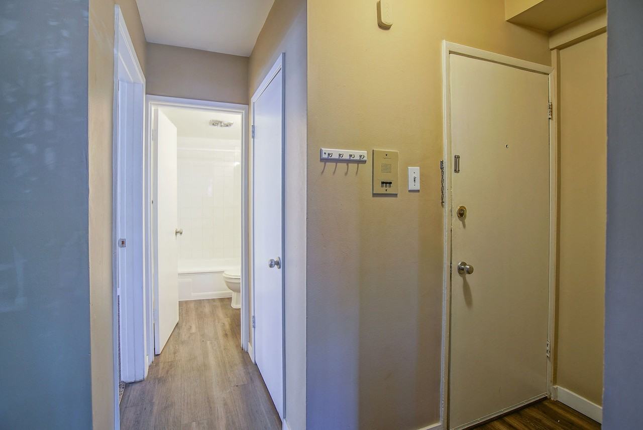 **LOWER MOUNT ROYAL**1726 on 11th Calgary - Photo 7 of 19