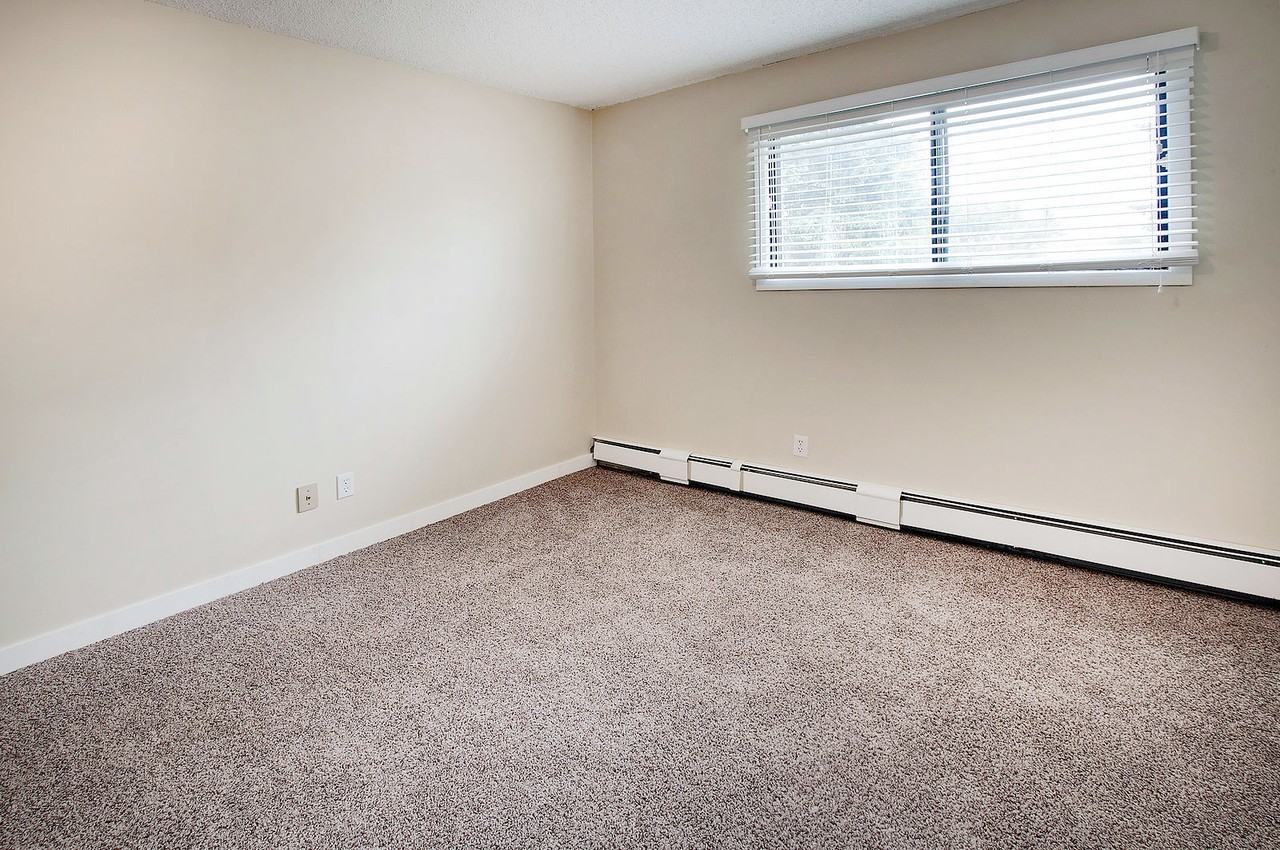 29 on 4th High River - Photo 2 of 20