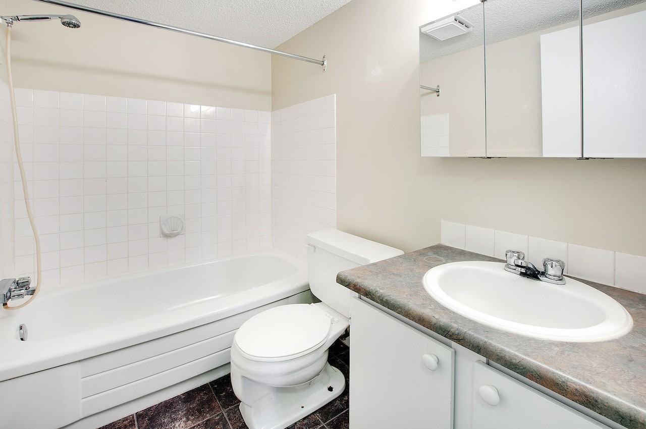 29 on 4th High River - Photo 3 of 20