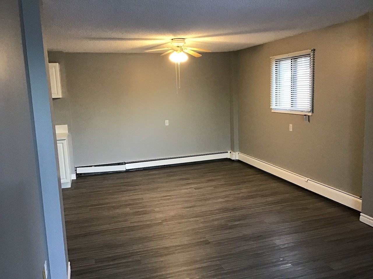 29 on 4th High River - Photo 5 of 20