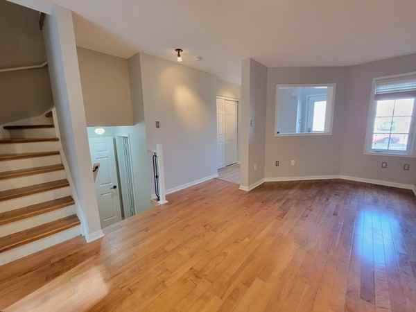 90 Hawthorne - Photo 2 of 37