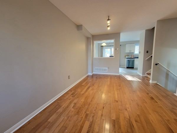 90 Hawthorne - Photo 4 of 37