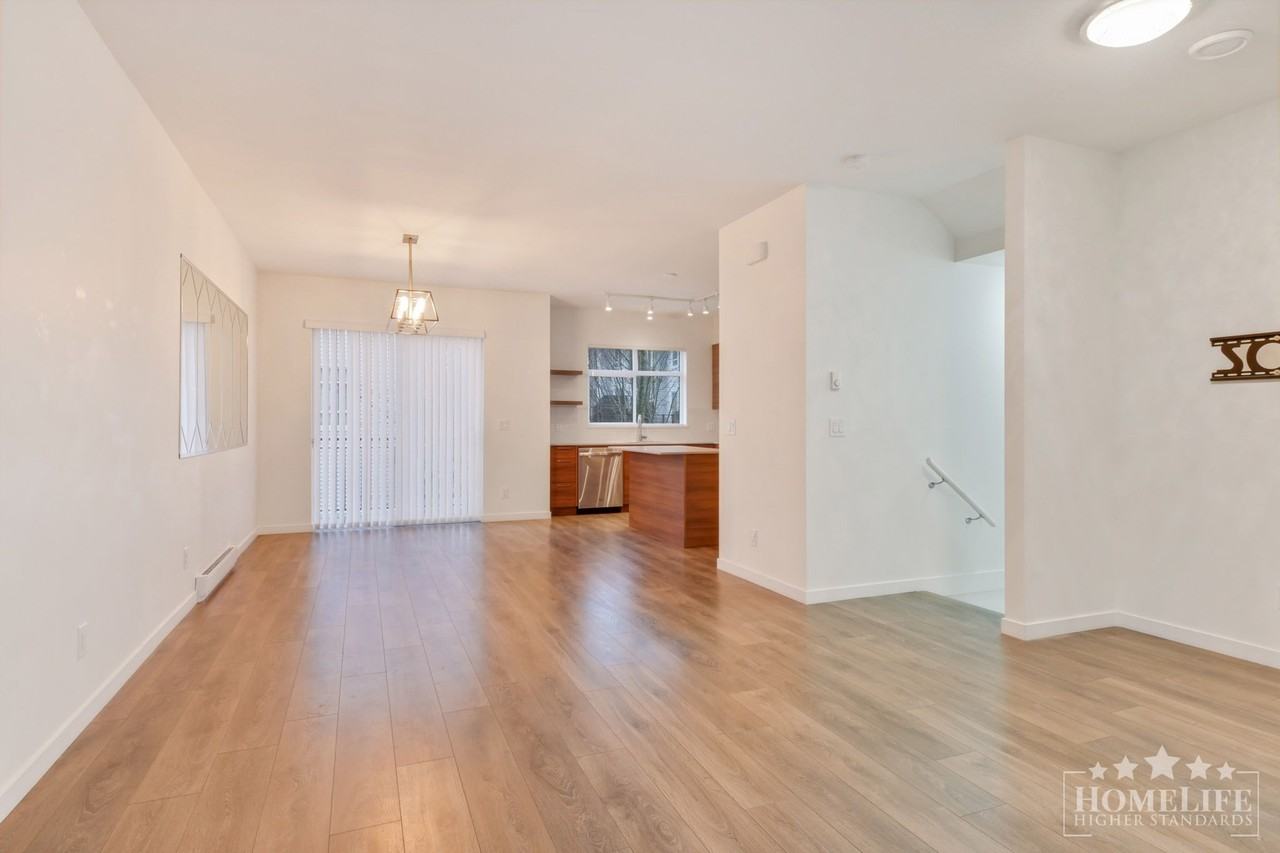 16433 Watson Dr - Photo 4 of 22