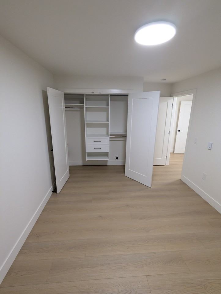 Oxford Street - Photo 6 of 11