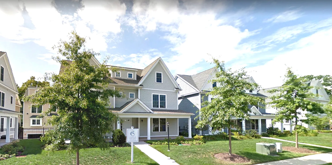 Summerview Square - Photo 2 of 22