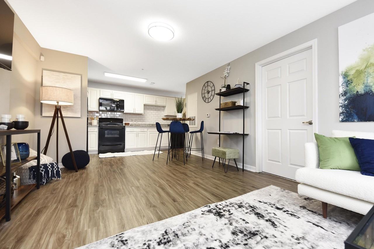 Grayson - Photo 6 of 50