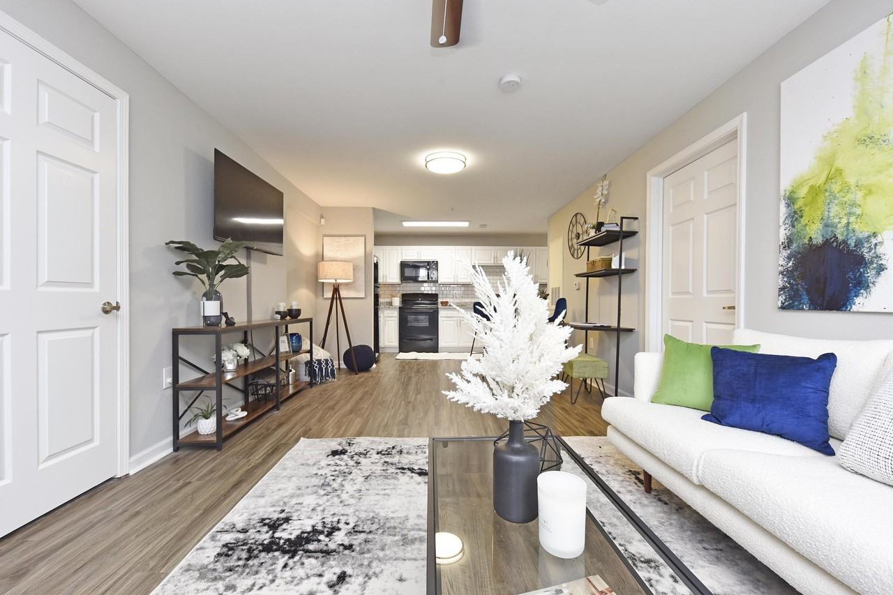 Grayson - Photo 7 of 50