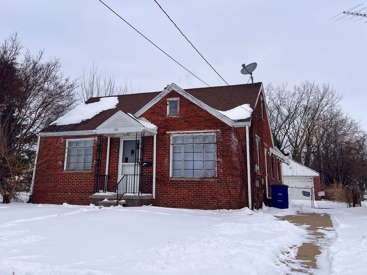 541 Mettler St - Photo 2 of 23