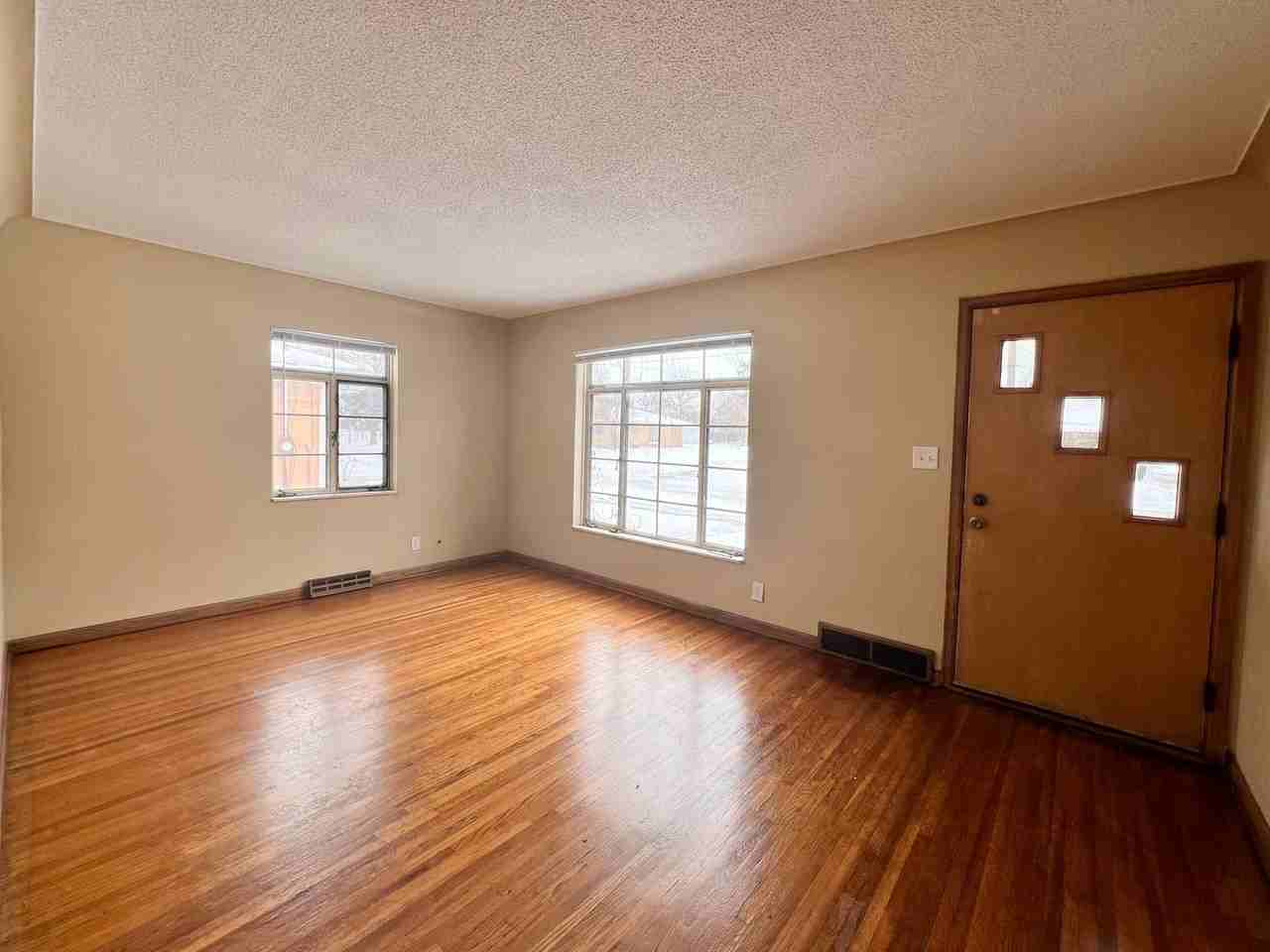 541 Mettler St - Photo 3 of 23