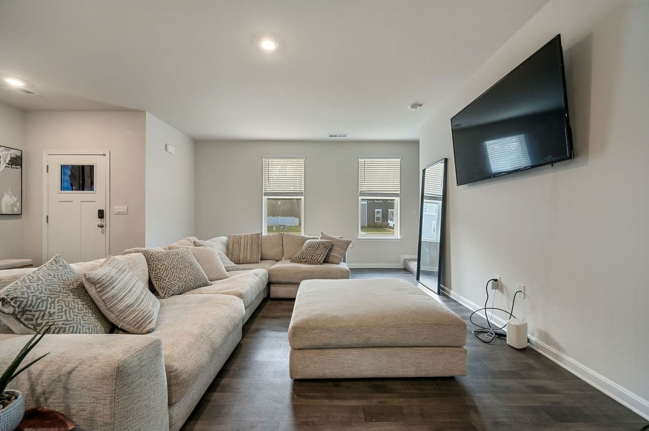 193 Currant Cir #1 - Photo 3 of 26