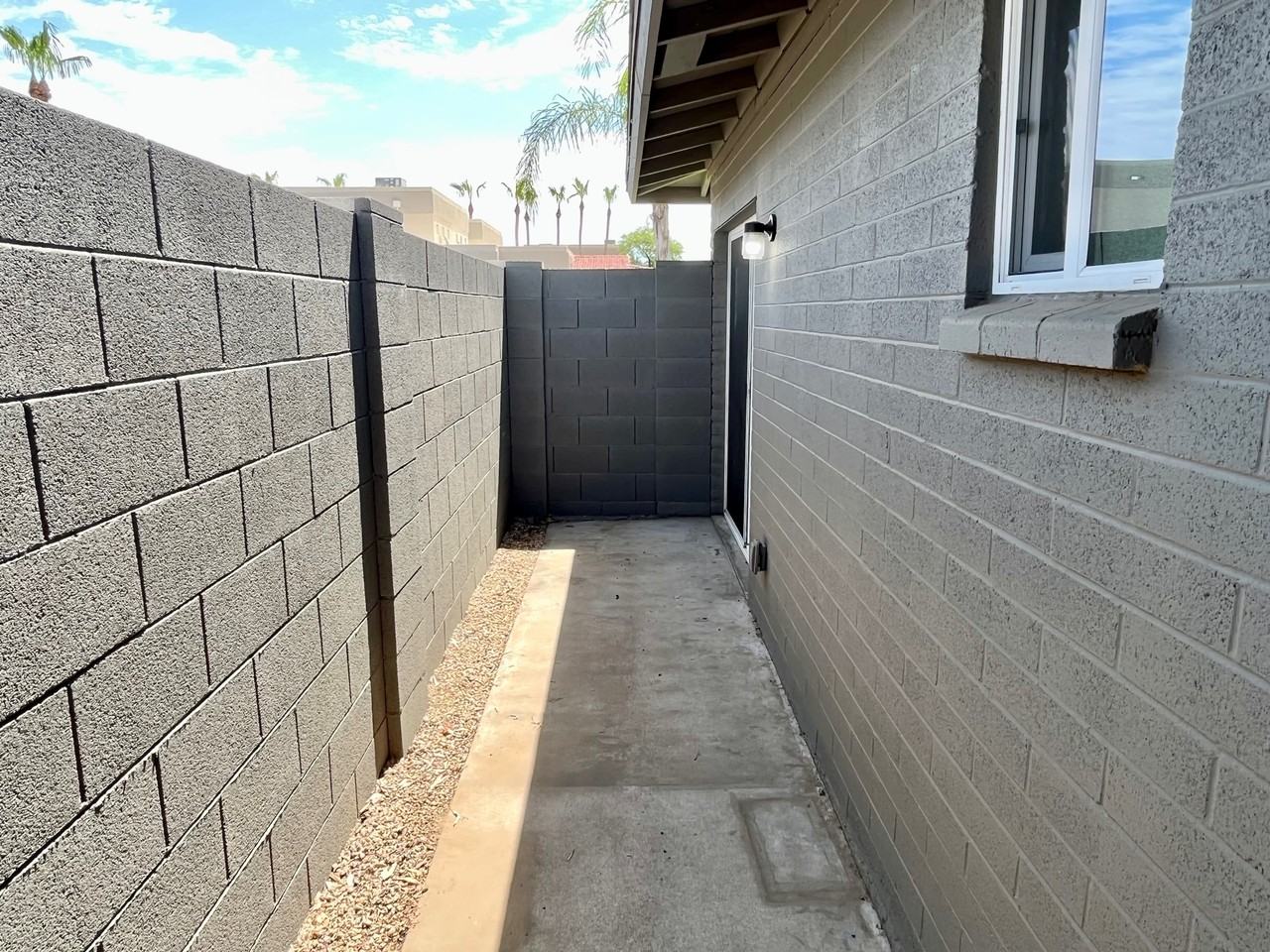 3208 N 37th St #1 - Photo 3 of 32