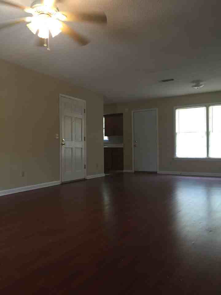 212 Henderson St #NA - Photo 5 of 18