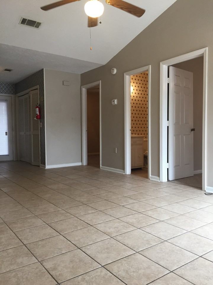 100 Lanier Dr #5 - Photo 5 of 13