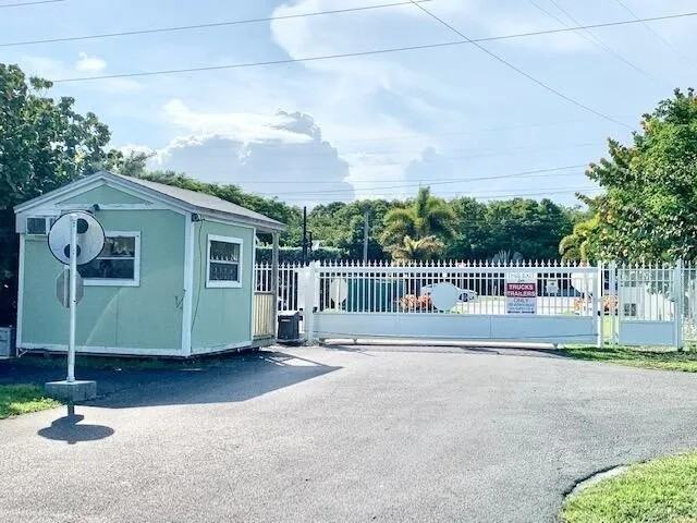 922 S Silver Cir #NA - Photo 2 of 18