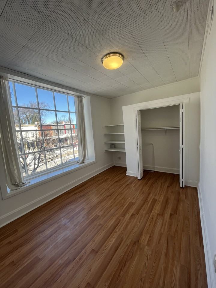 301 E 25th St #2A - Photo 2 of 8