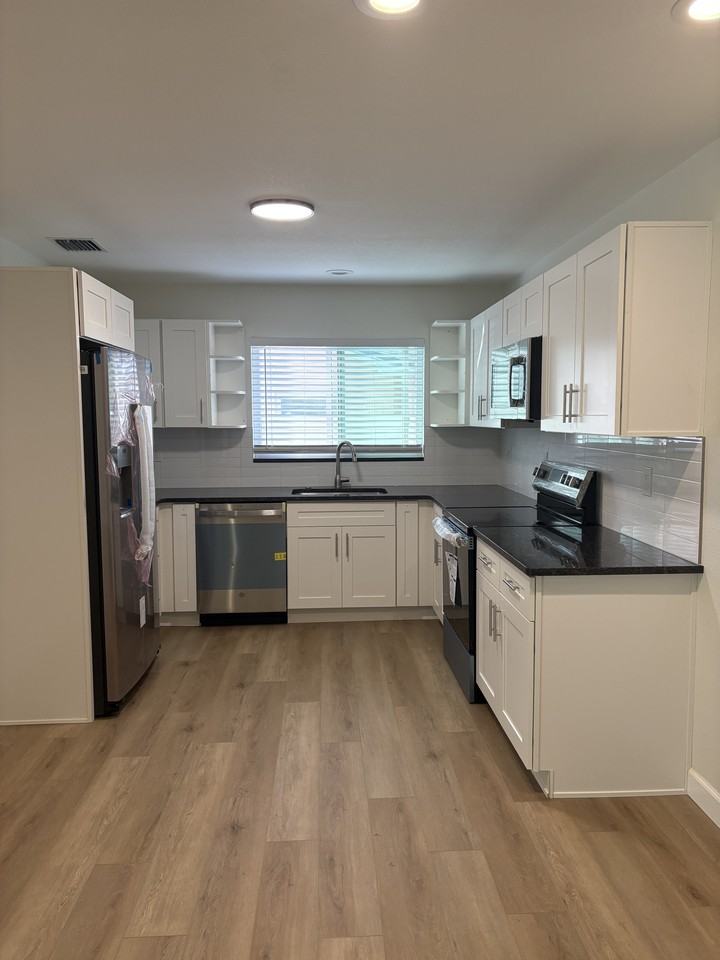 3004 St John Dr #3004 - Photo 2 of 14