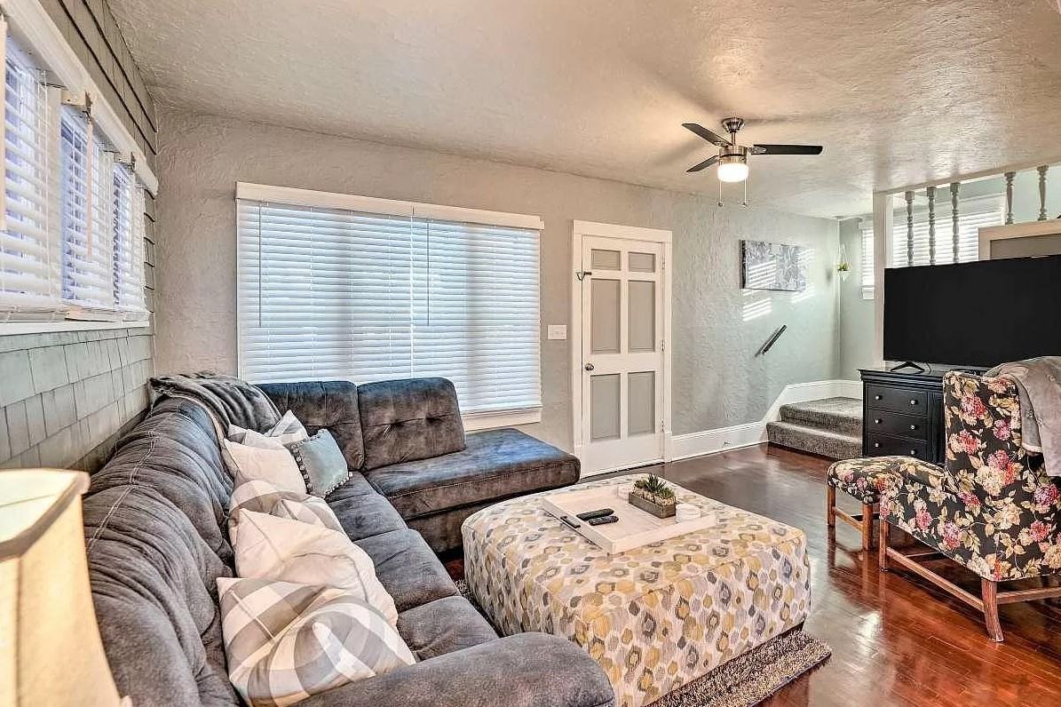 325 W Spring St #NA - Photo 6 of 20