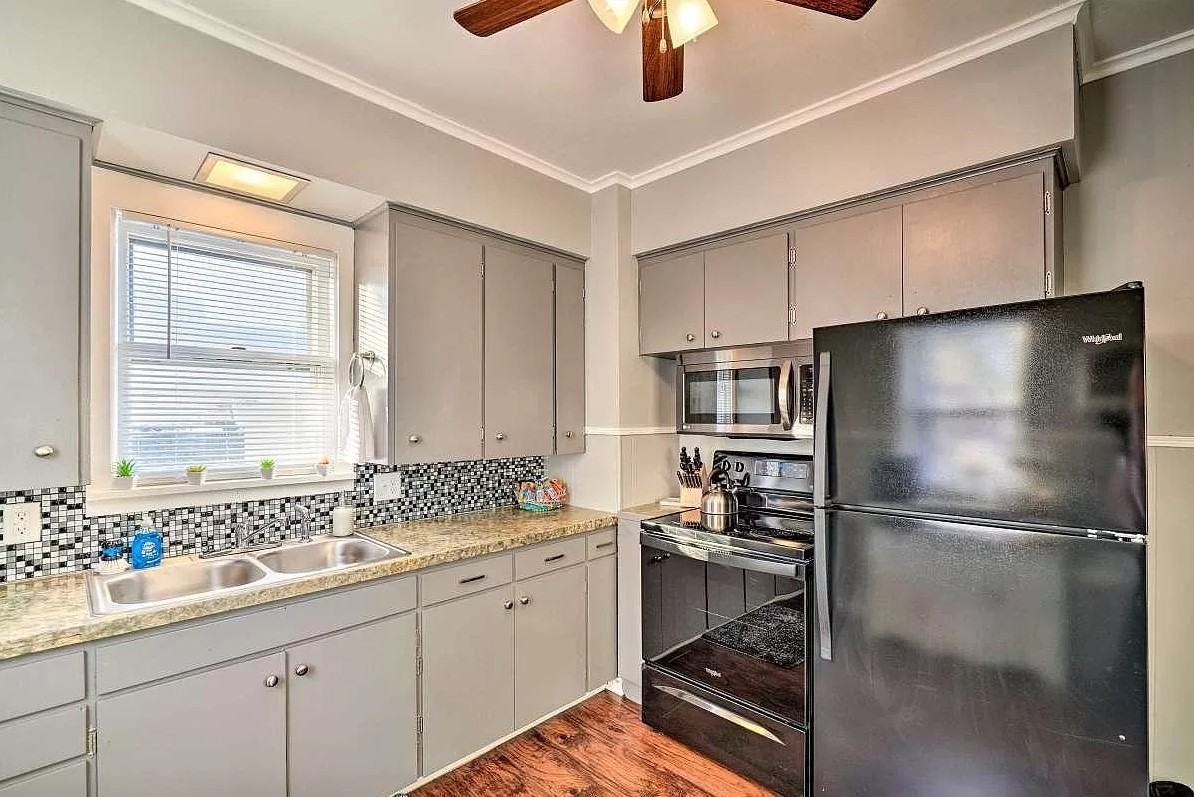 325 W Spring St #NA - Photo 7 of 20