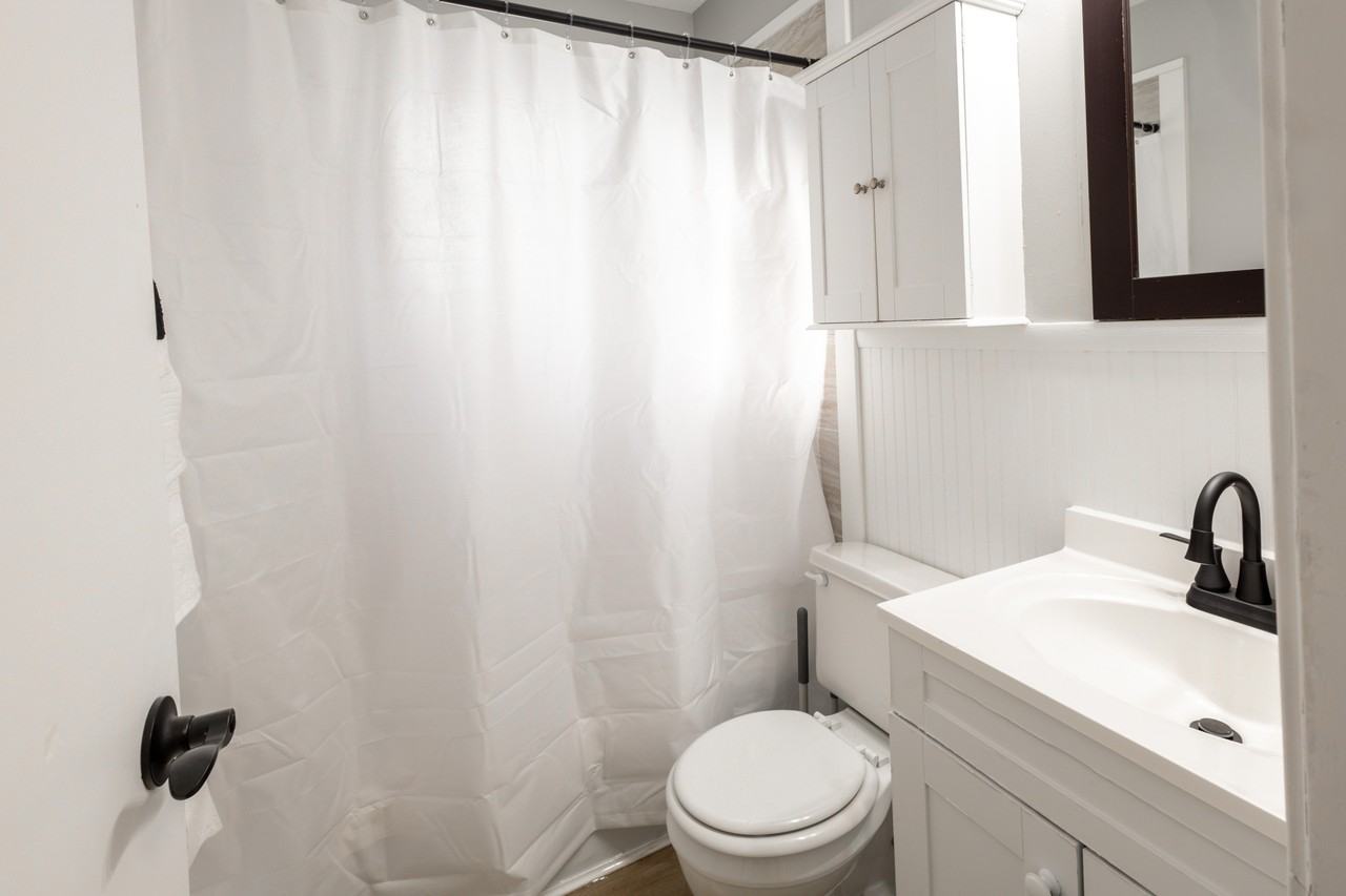 923 Fremont St - Photo 3 of 47