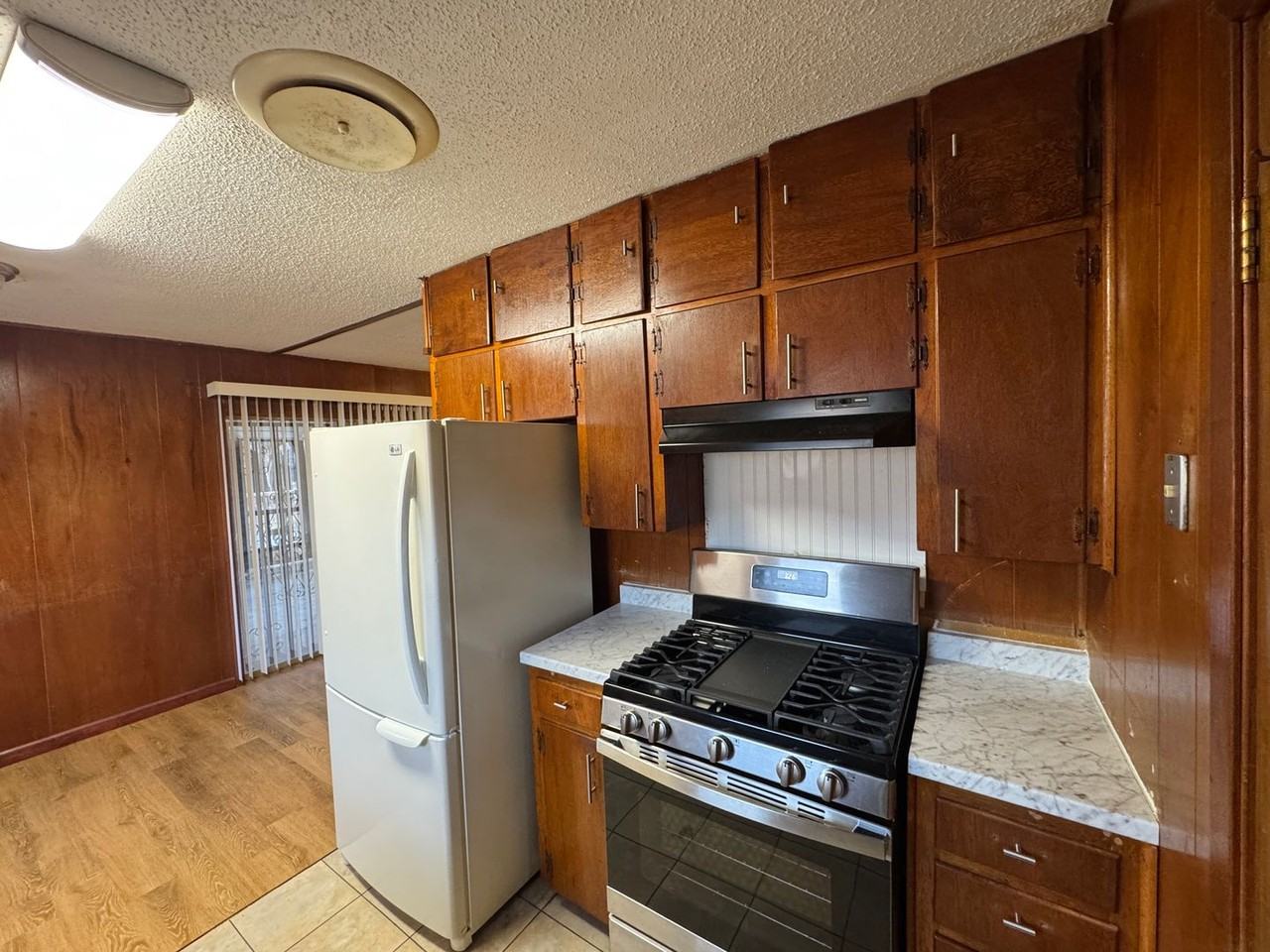 503 Creek St - Photo 6 of 16