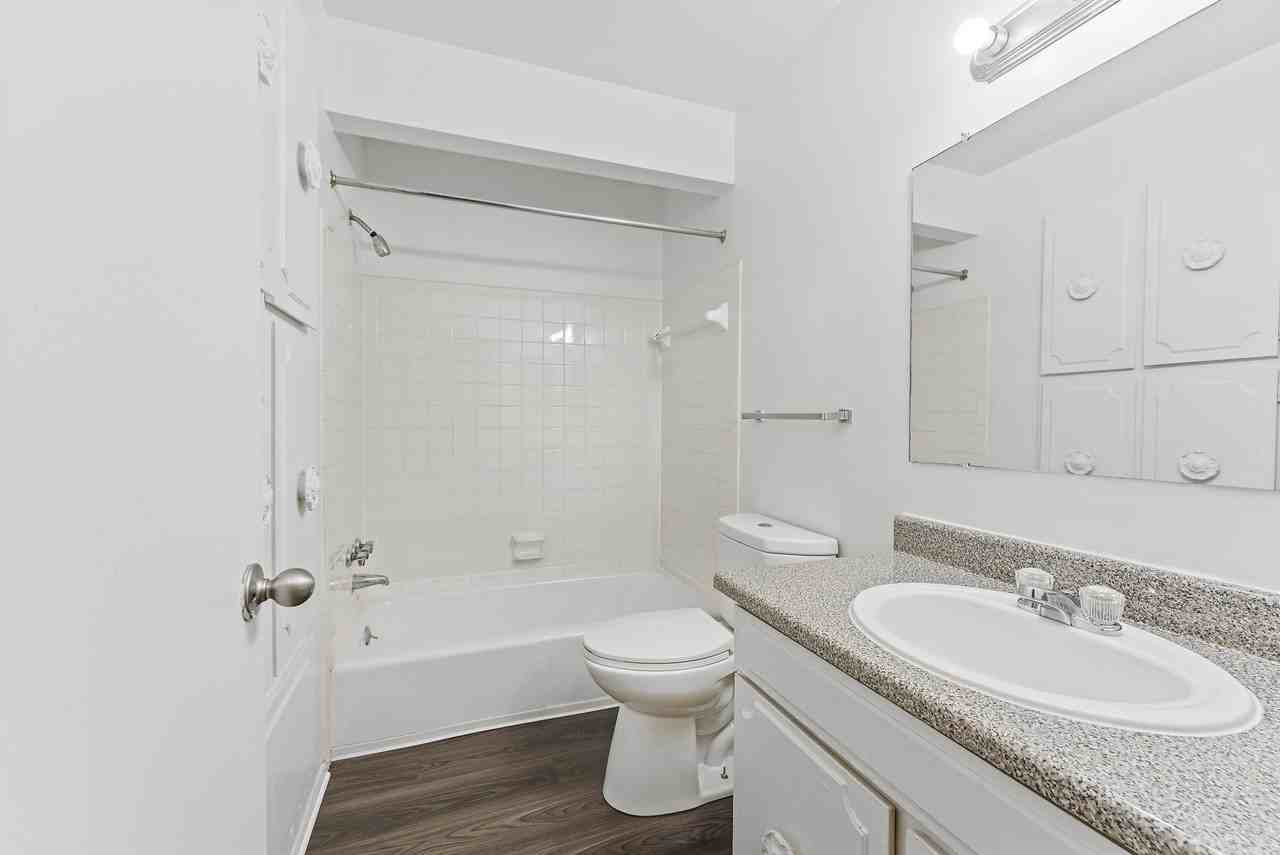 23700 W Warren St #7744UPG - Photo 3 of 7