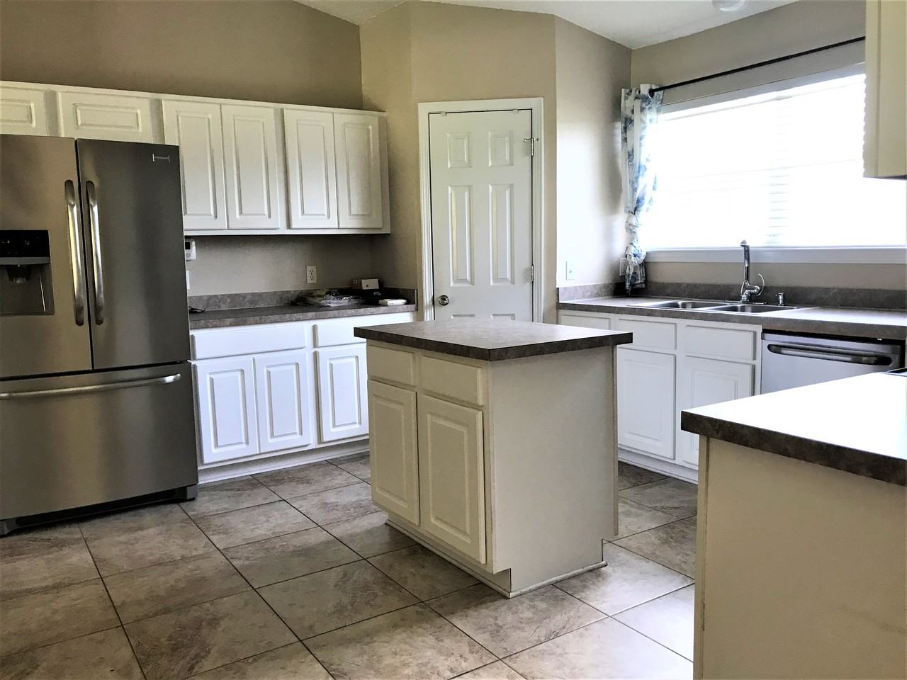 335 Egan Dr #1 - Photo 5 of 37