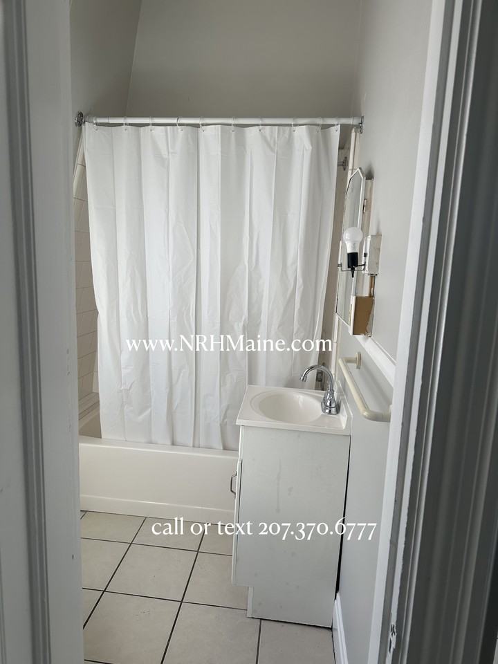 18 Laurel Ave #5 - Photo 6 of 8