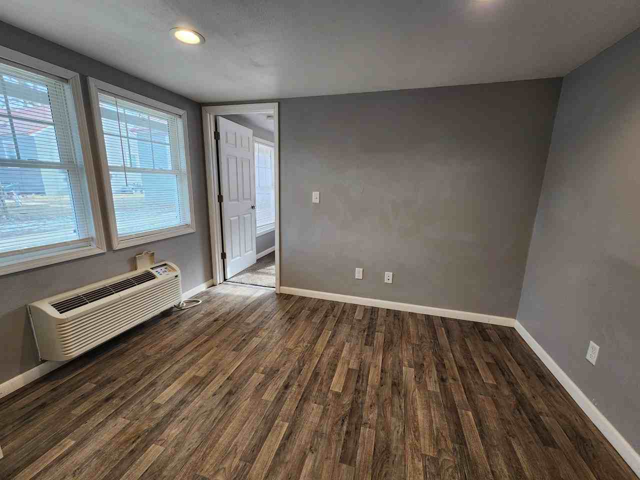 609 1st Street WestApt E #1 - Photo 6 of 13