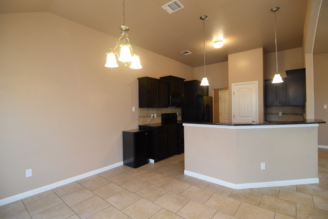 603 W Vega Ln #NA - Photo 5 of 19